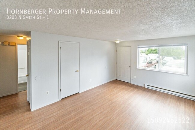 Building Photo - Spacious 1 Bed 1 Bath Apartment on The Nor...