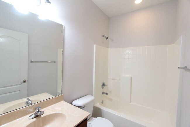 Building Photo - Homewood Area - Oxmoor Glen - Minutes to Downtown & UAB