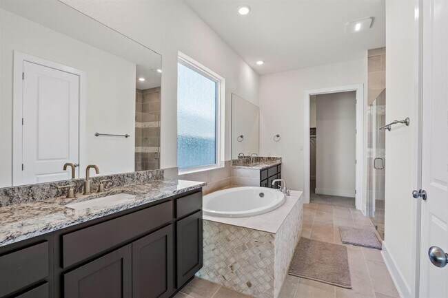 Building Photo - 921 Trevi Fontana Dr.