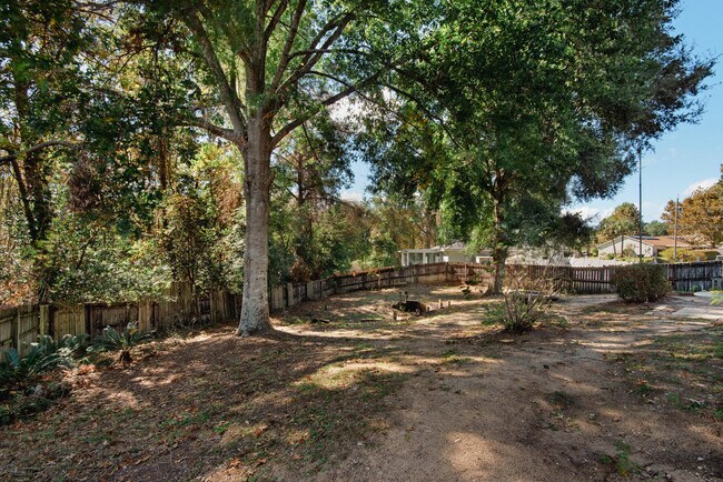 Building Photo - 1218 Ego Dr