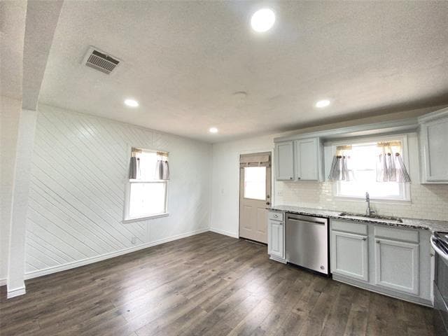 Building Photo - 145 Gordon Dr