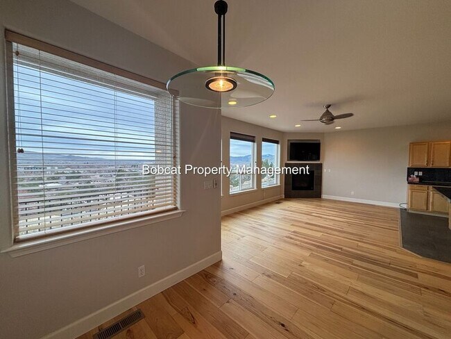 Building Photo - 1320 Thompson St