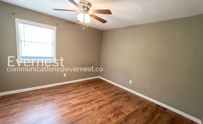 Building Photo - 3308 Roadrunner Trail