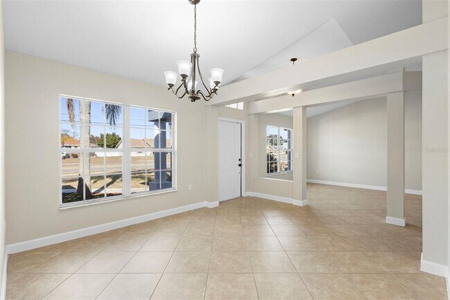 Building Photo - 1227 Tivoli Dr