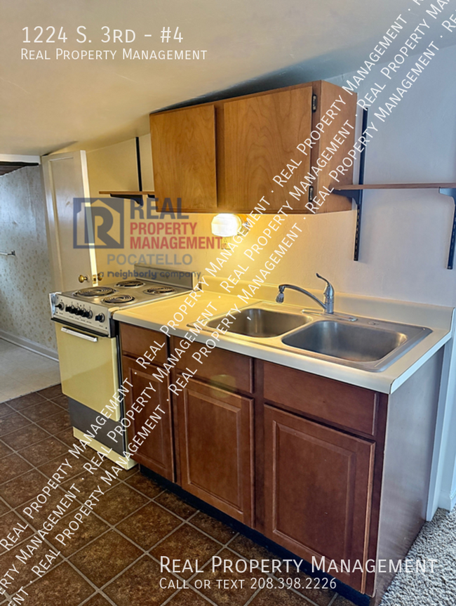 Building Photo - Studio Apartment Near ISU