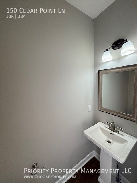 Building Photo - 150 Cedar Point Ln