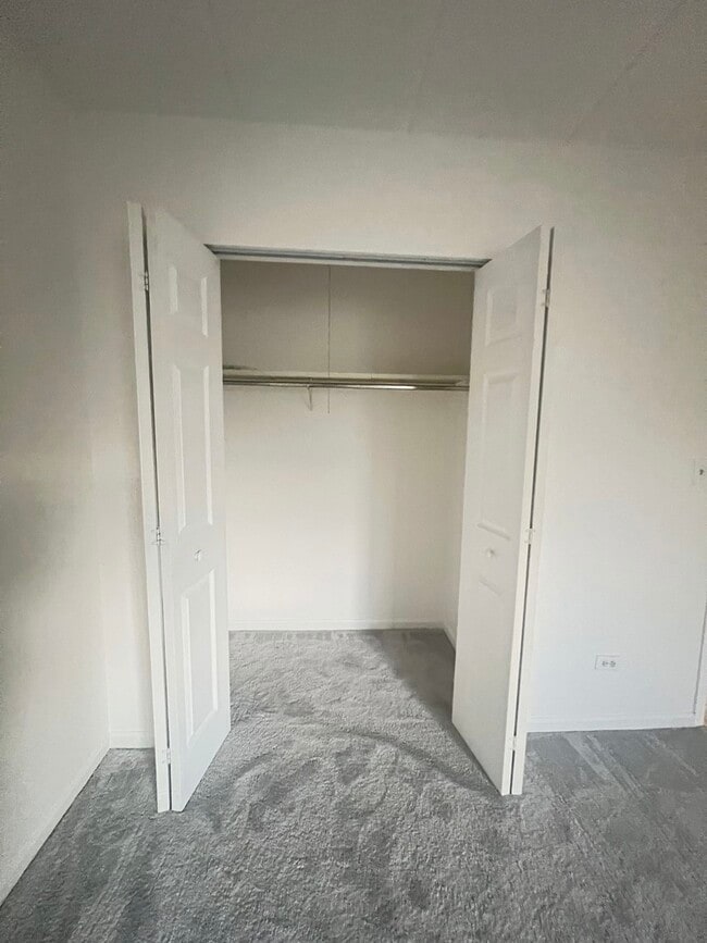 Building Photo - 228 E Bailey Rd