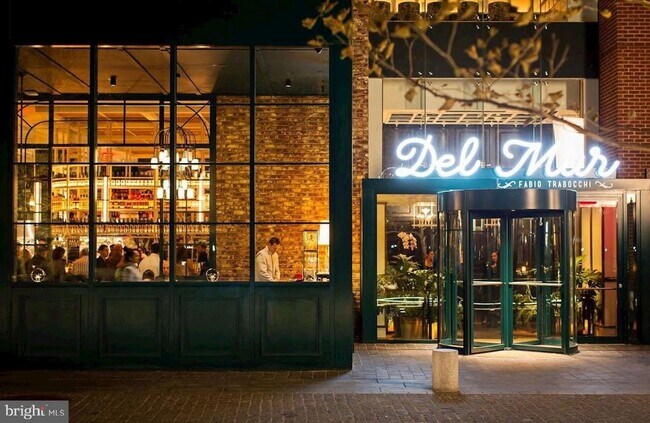 Building Photo - 45 Sutton Square SW