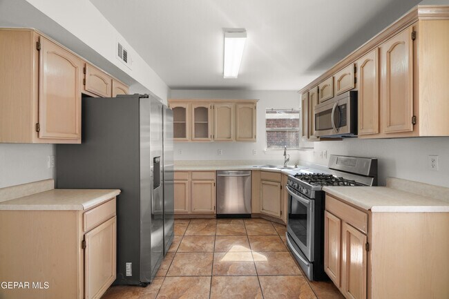 Building Photo - 12280 Red Sun Dr