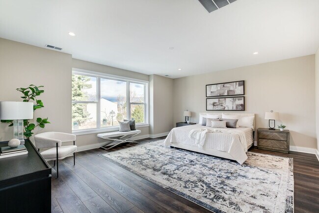 Building Photo - 2211 Farougi Ct