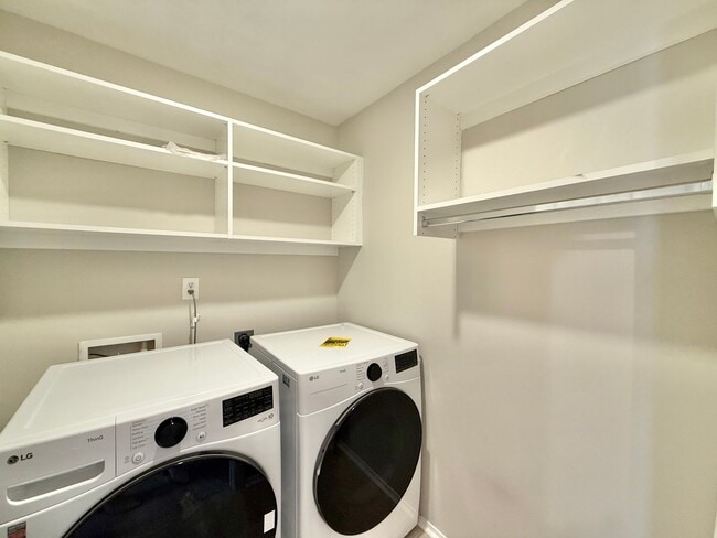 Building Photo - Stunning 2BD, 2.5BA Morrisville Home in a Prime Location Near Interstates, RDU Airport, and RTP