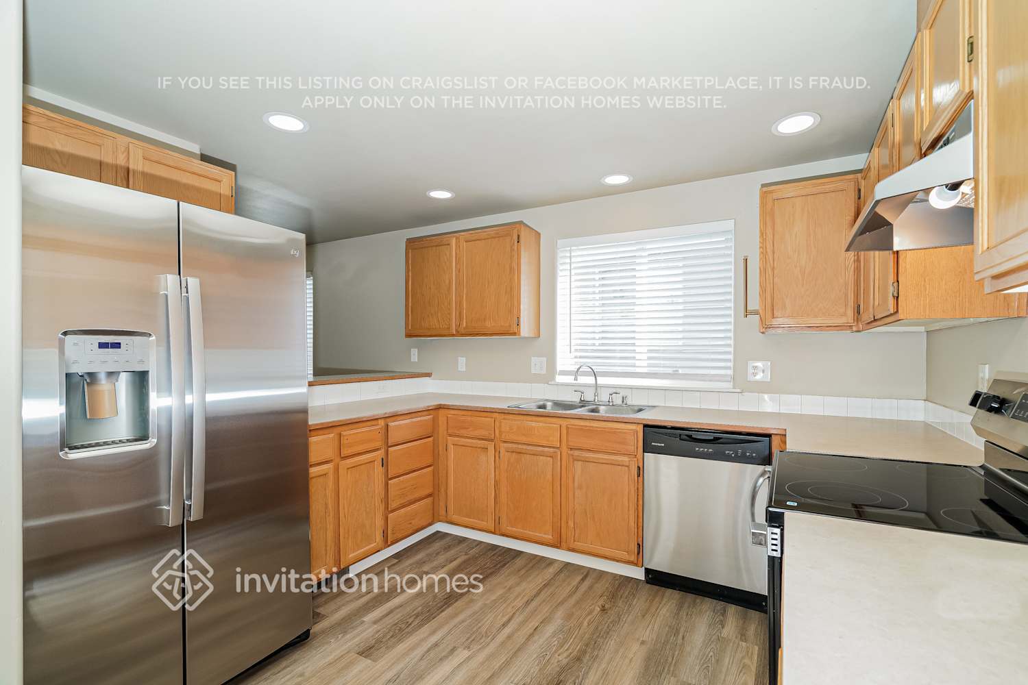 Building Photo - 19318 Valley View Dr