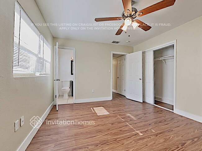 Building Photo - 324 Lake Fair Ln