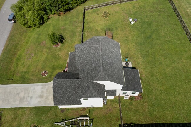 Building Photo - 219 Breakwater Dr