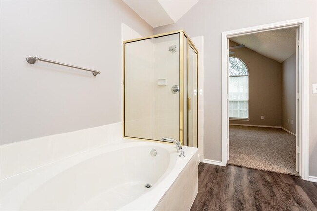 Building Photo - 923 Golden Grove Dr