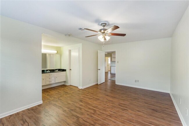 Building Photo - 759 Carlingford Ln