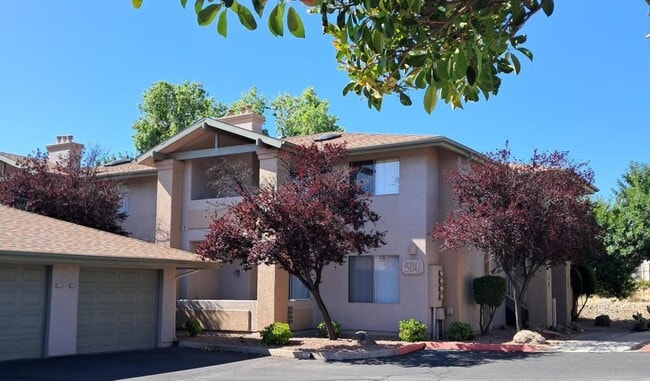 Primary Photo - 985 E Mingus Ave