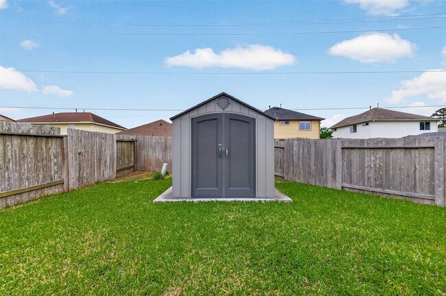 Building Photo - 13202 Versace Dr