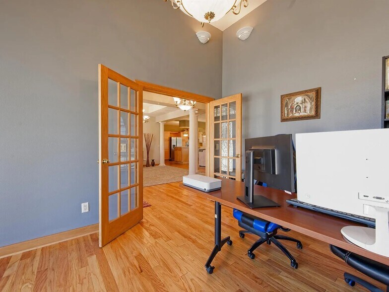 Building Photo - 1805 Red Tail Dr