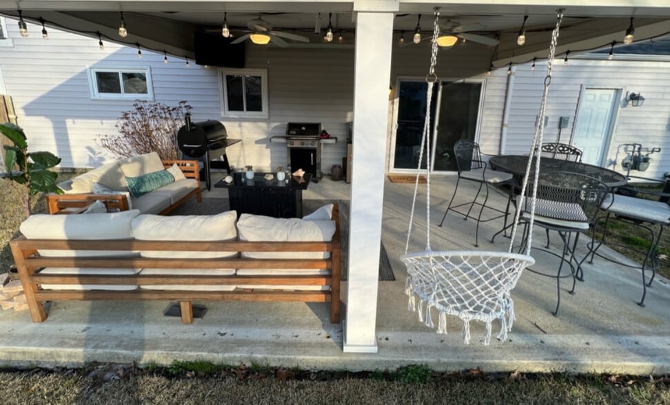 Building Photo - 425 Pallets Rd