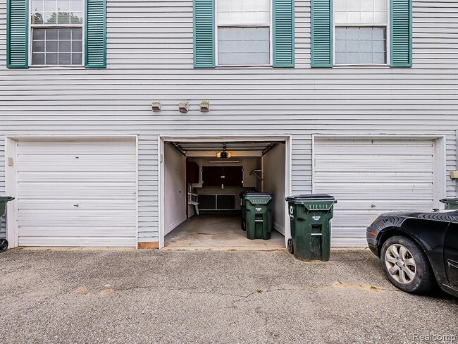 Building Photo - 3115 Sunnyside Ct