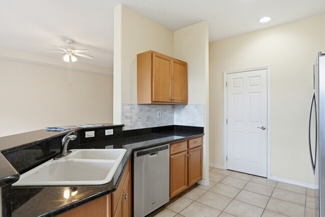 Building Photo - 12854 Carrington Cir