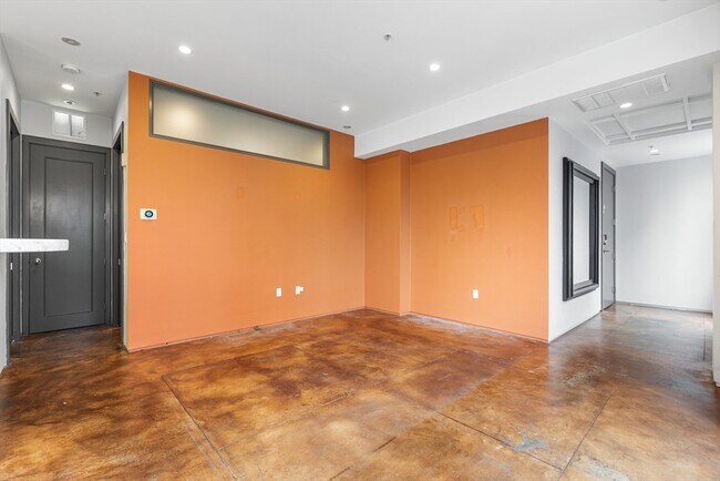Building Photo - 36 A St