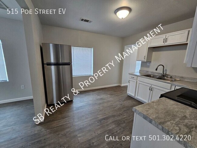 Building Photo - 515 Poe St
