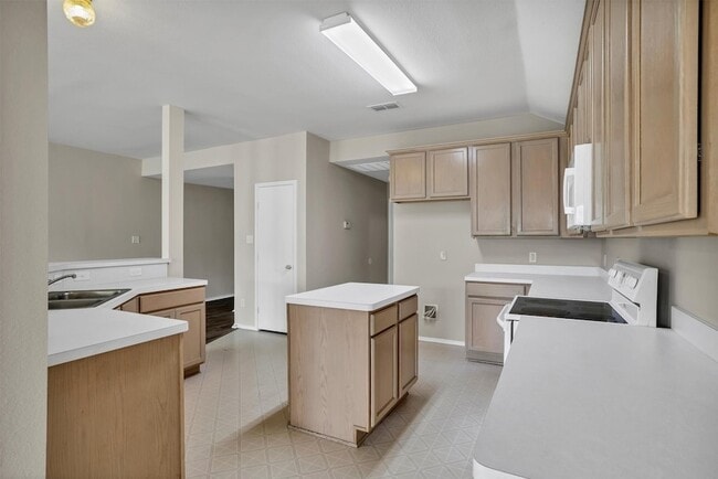 Building Photo - 9641 Olivia Dr