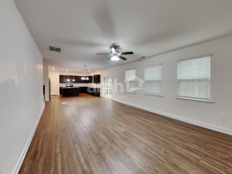 Building Photo - 103 Kirk Dr