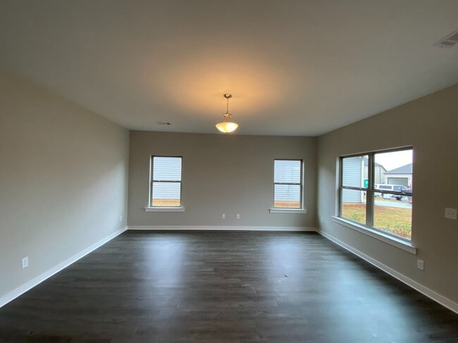 Building Photo - 14332 Chase Dr
