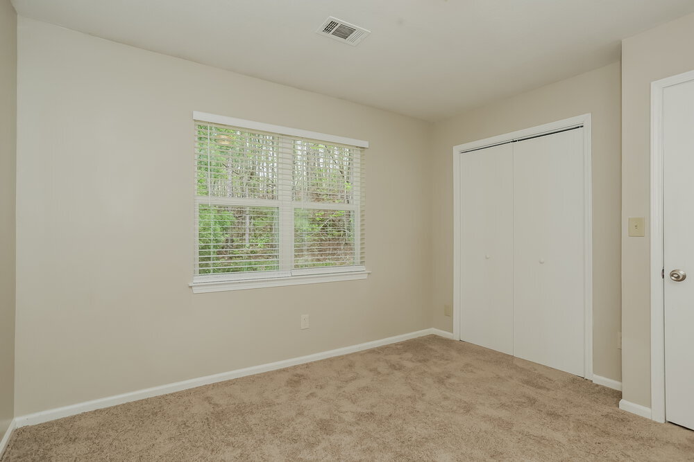 Building Photo - 843 Tall Deer Dr