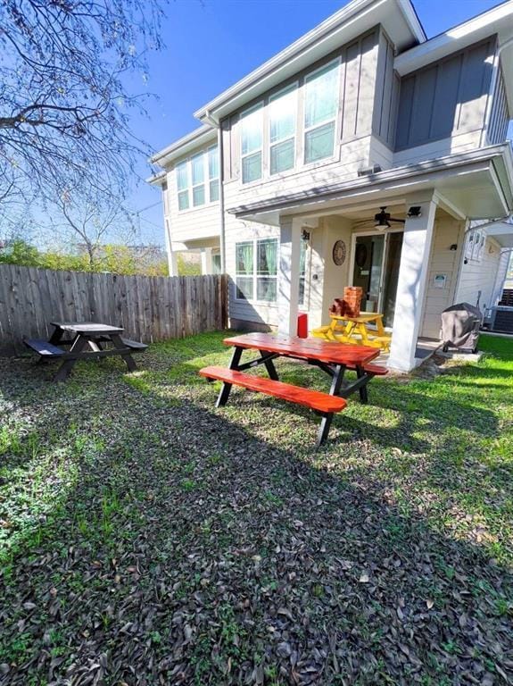 Building Photo - 807 E 16th St