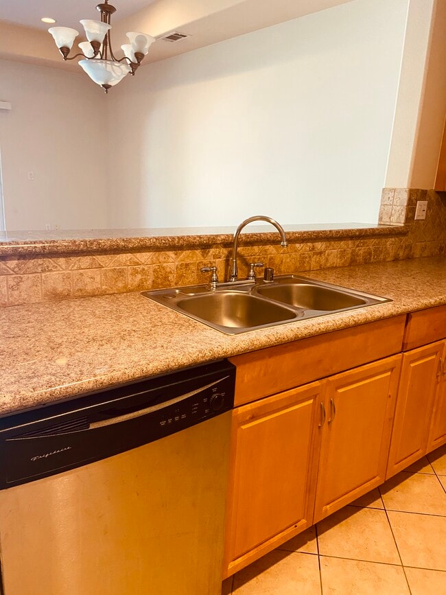 Building Photo - 303 W Verdugo Ave