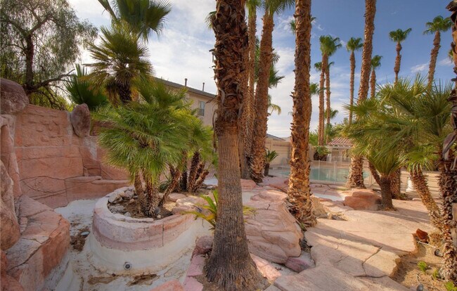 Building Photo - 3930 Placita Del Rico