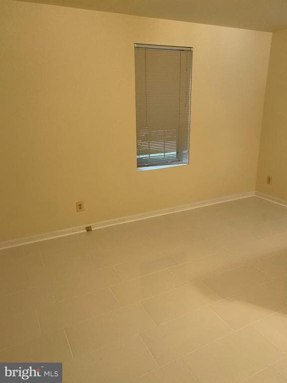 Building Photo - 9006 Pickwick Village Terrace
