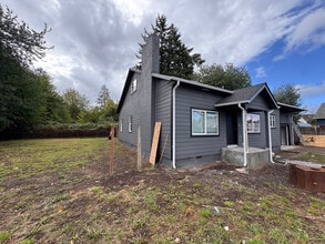 Building Photo - 412 Brock St