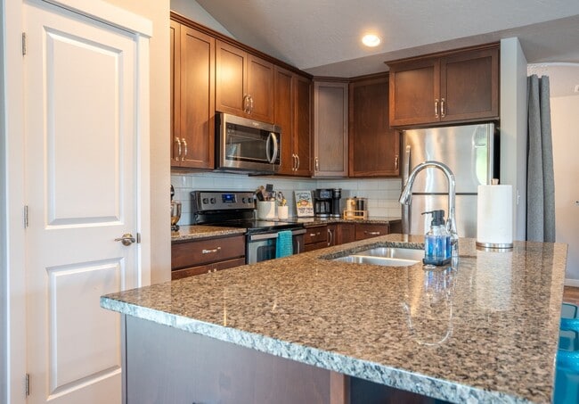 Building Photo - 6529 N Descartes Dr