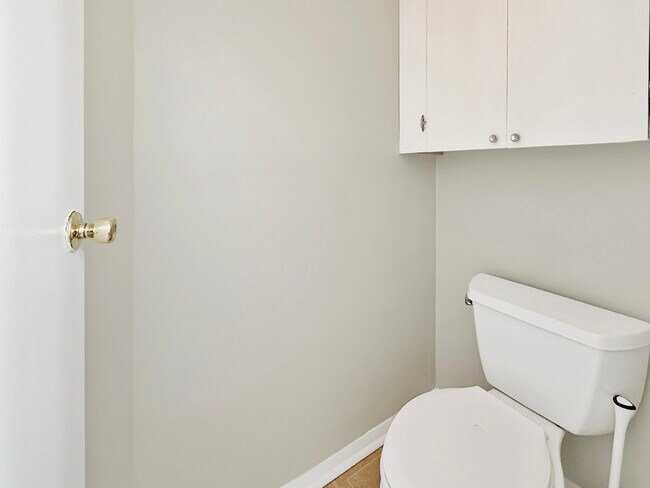 Building Photo - 1978 Kenilworth Cir