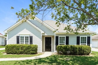 Building Photo - 175 Cedar Bend Dr