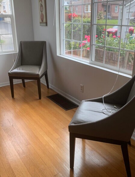 Livingroom - 5914 S Carver St