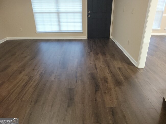 Building Photo - 5 Rockcreek Dr