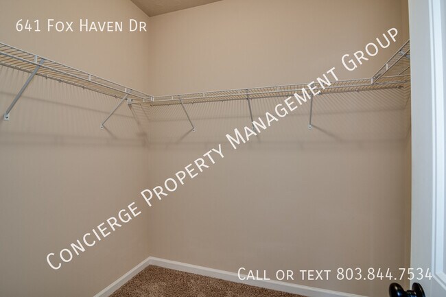 Building Photo - 641 Fox Haven Dr