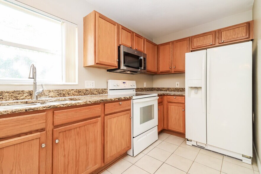 Building Photo - 13125 Thoroughbred Loop