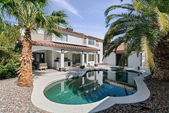 Building Photo - 2829 Via Florentine St