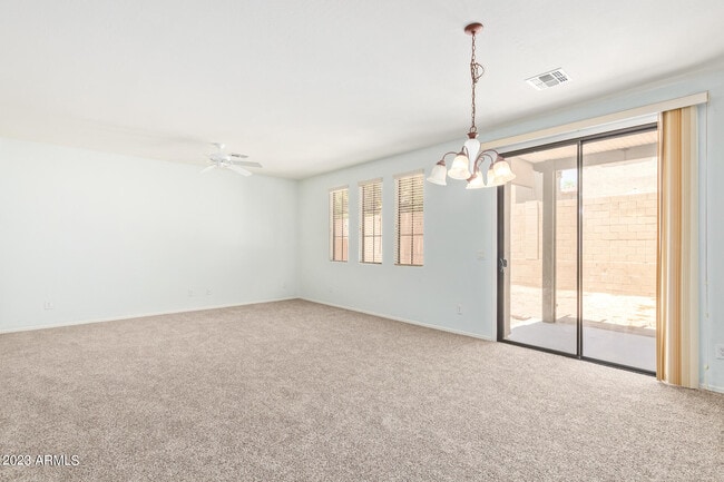 Building Photo - 2390 W Sleepy Ranch Rd