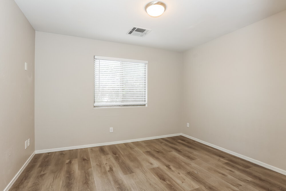 Building Photo - 41386 N Cambria Dr