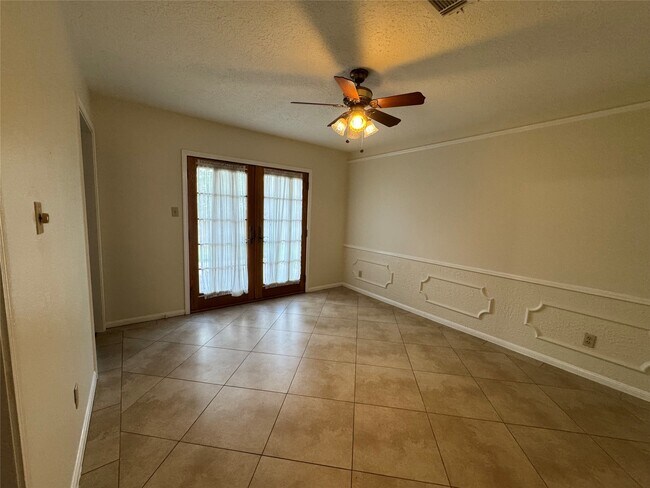 Building Photo - 5435 Mossy Timbers Dr
