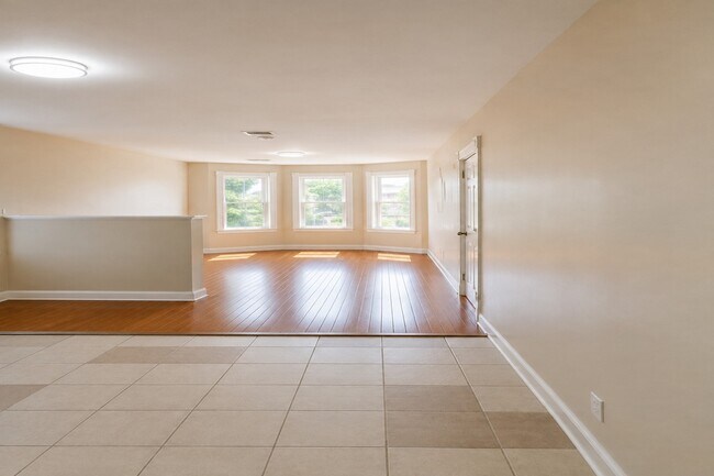 Building Photo - 52 3rd St