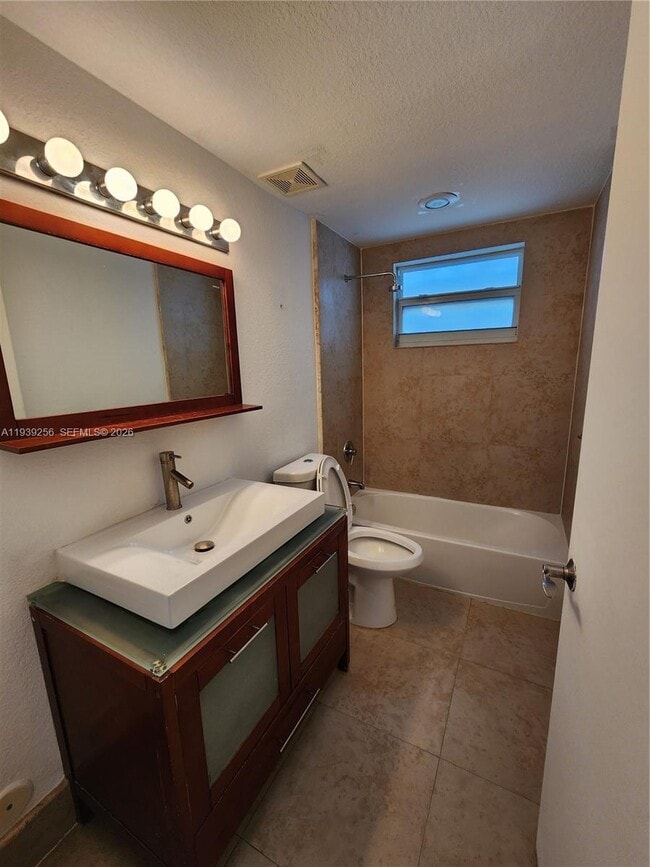 Building Photo - 1080 99th St